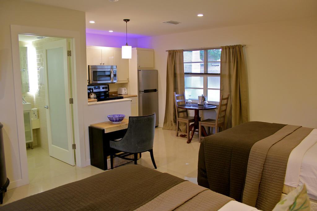 Captiva Beach Resort Point O'Rocks Bagian luar foto