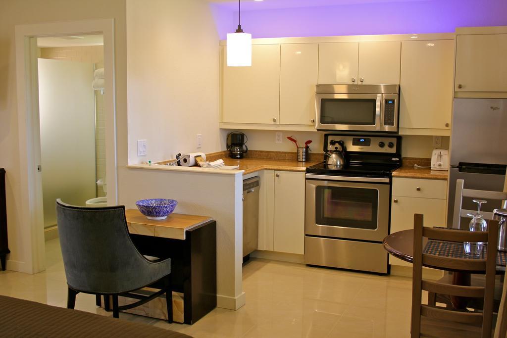 Captiva Beach Resort Point O'Rocks Bagian luar foto