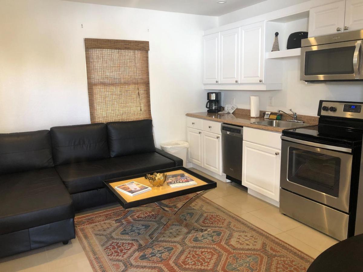 Captiva Beach Resort Point O'Rocks Bagian luar foto