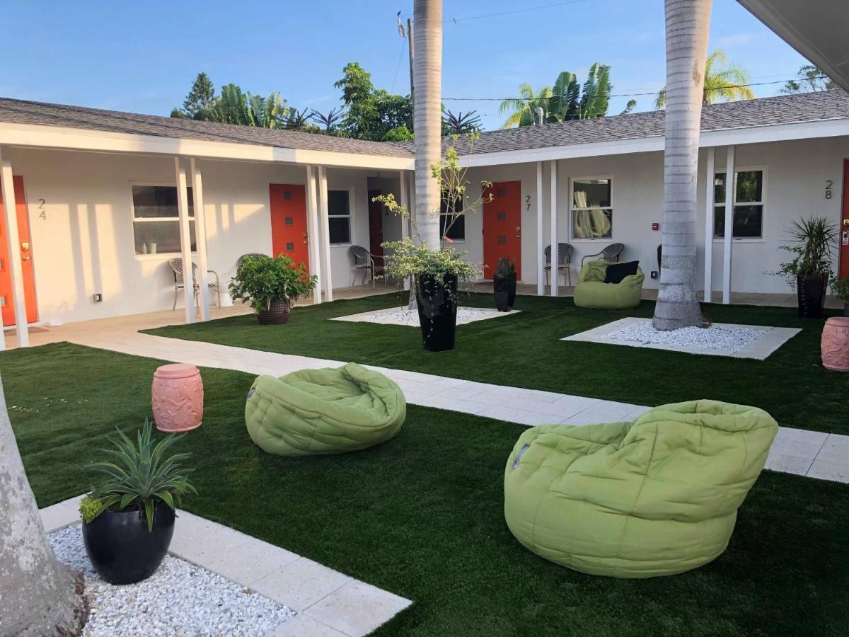 Captiva Beach Resort Point O'Rocks Bagian luar foto