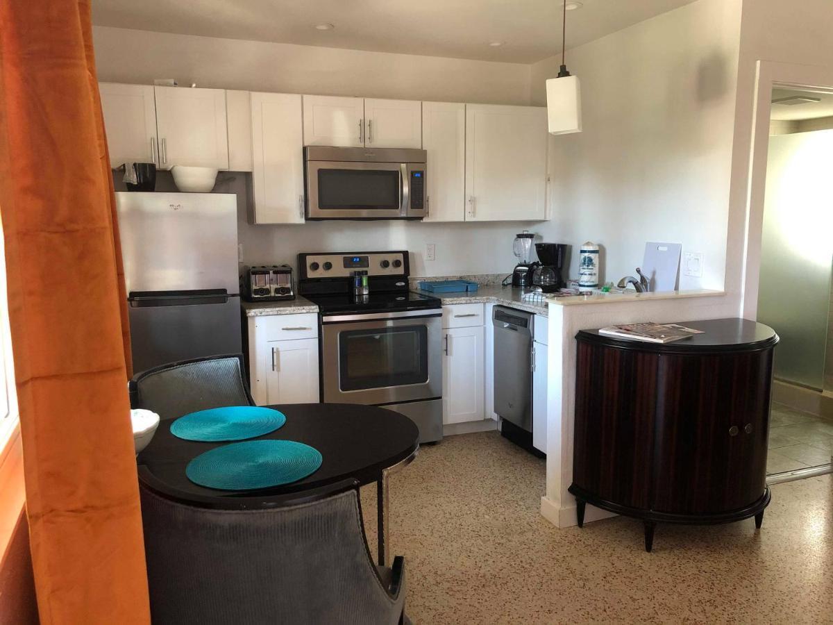 Captiva Beach Resort Point O'Rocks Bagian luar foto