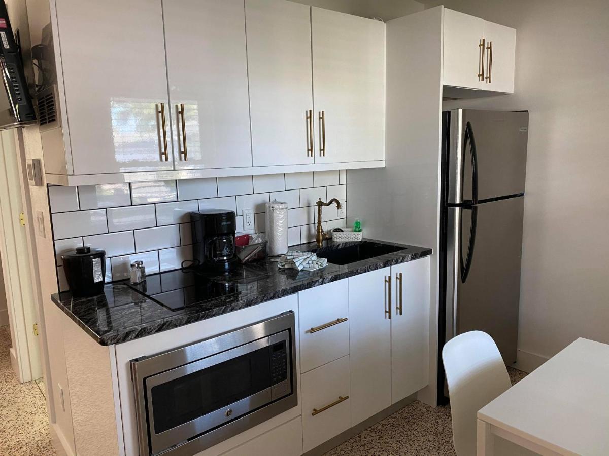 Captiva Beach Resort Point O'Rocks Bagian luar foto