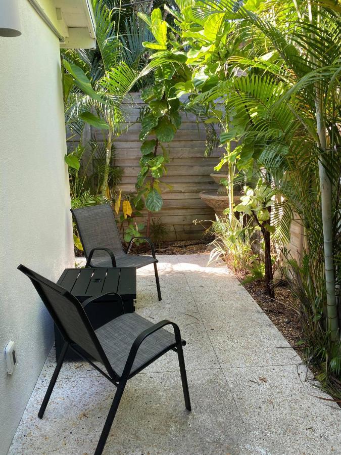 Captiva Beach Resort Point O'Rocks Bagian luar foto