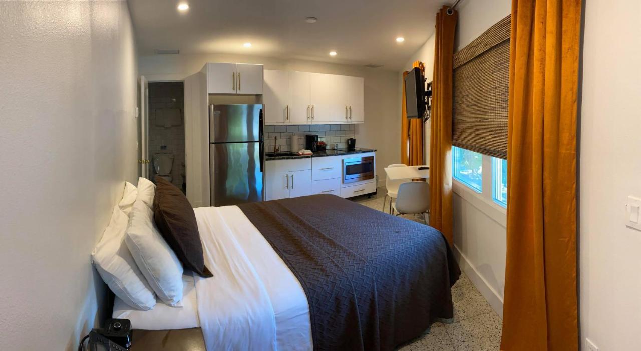 Captiva Beach Resort Point O'Rocks Bagian luar foto