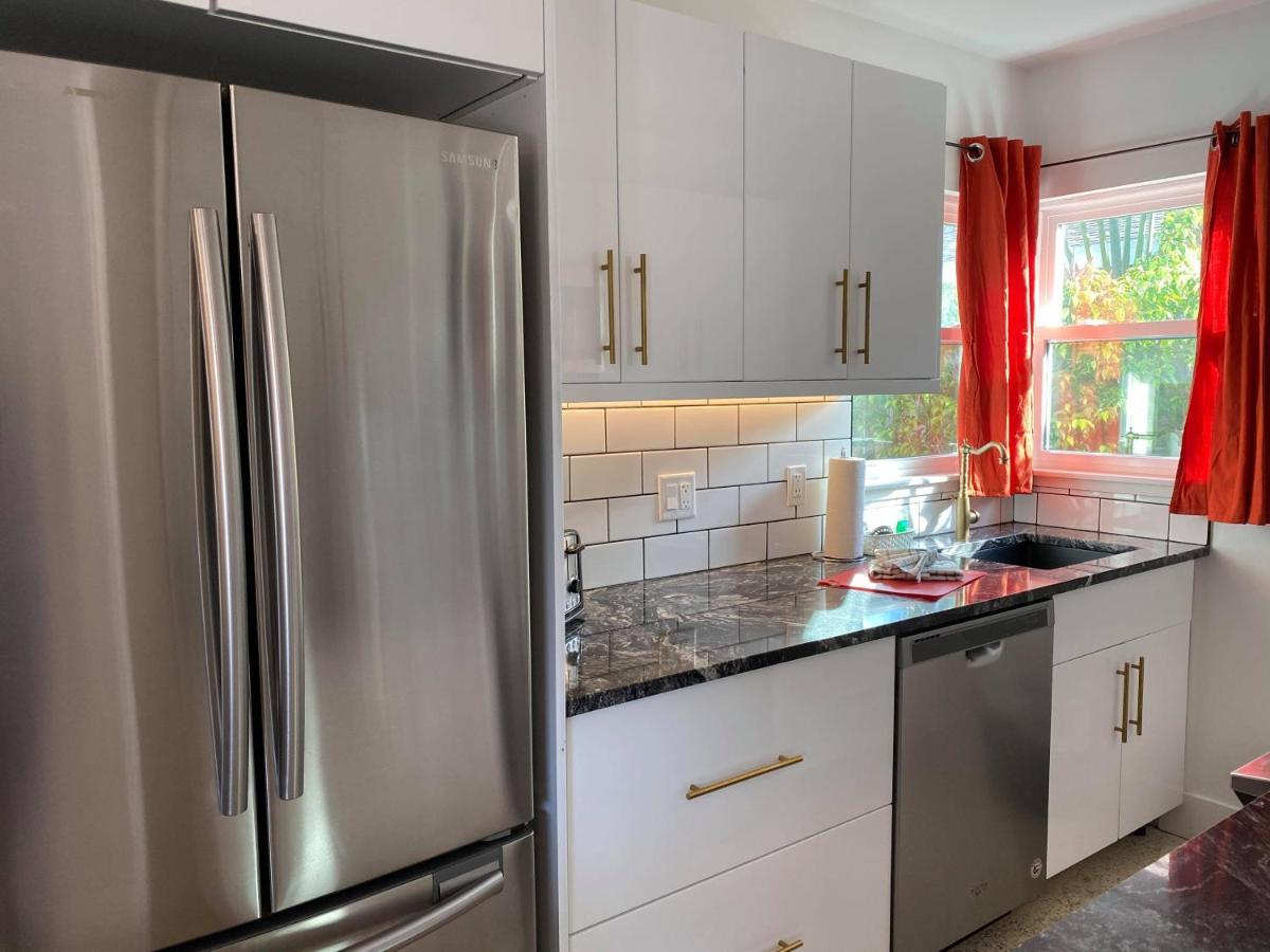 Captiva Beach Resort Point O'Rocks Bagian luar foto